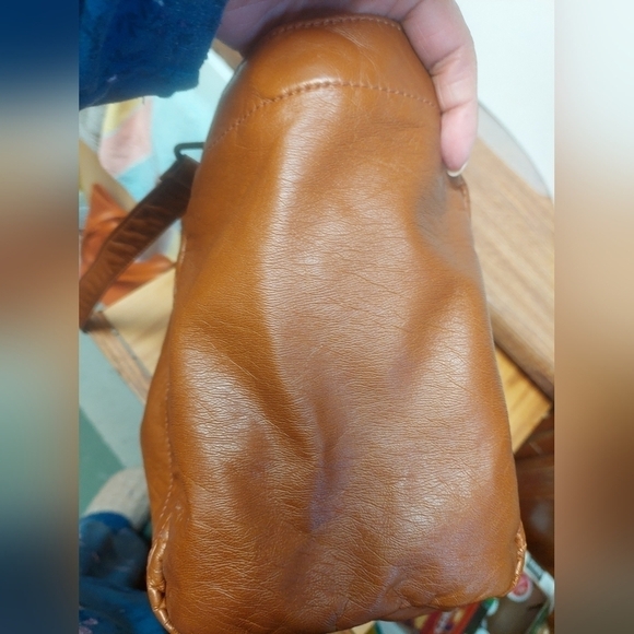 Bentley Leathers Cargo Medium Buterscotch Soft Satchel Handbag - Picture 4 of 16